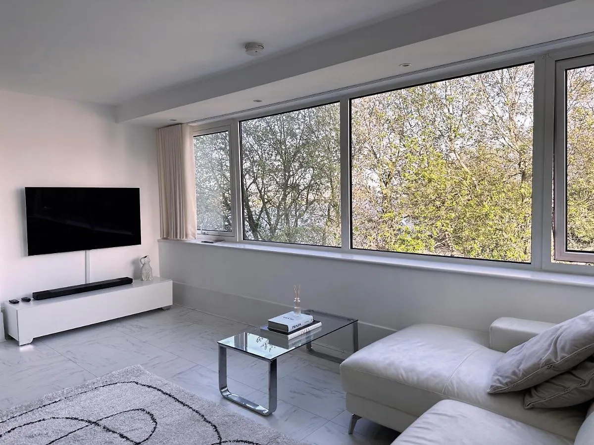 Stylish & Cosy Nest Near River Thames London