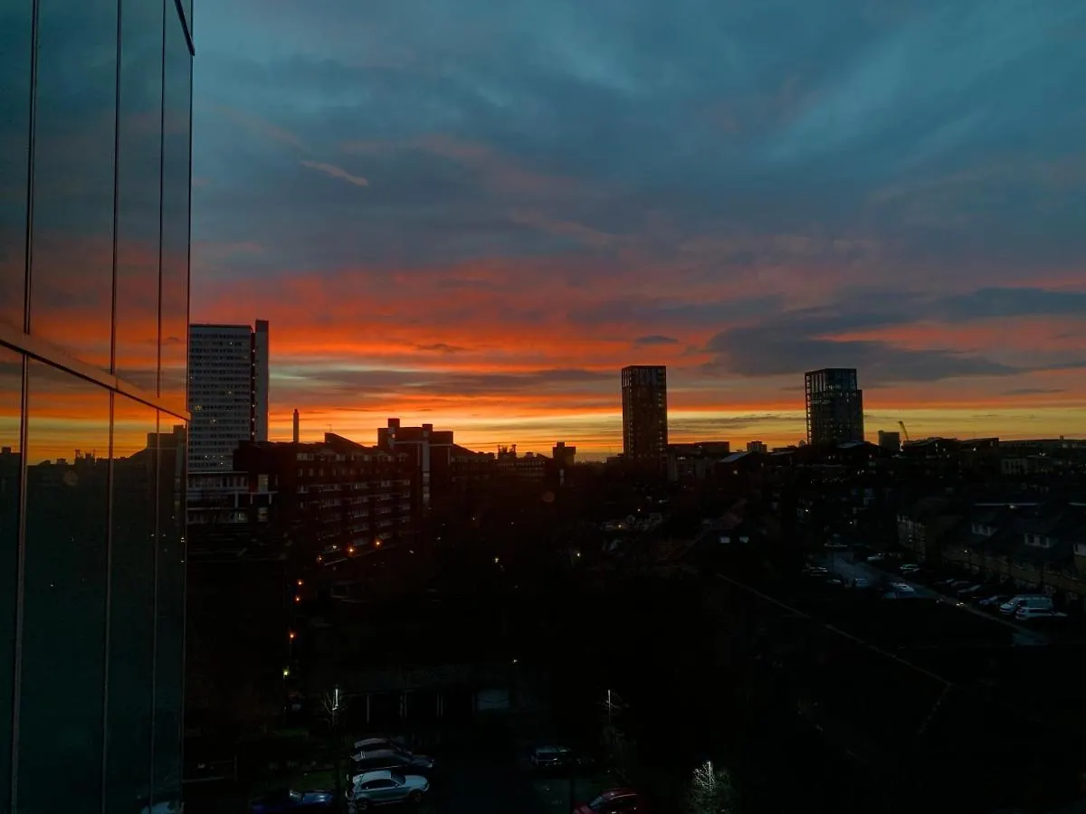 Apartment Stylish & Cosy Nest Near River Thames London